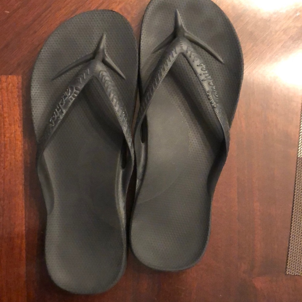 Archie’s Flip Flops